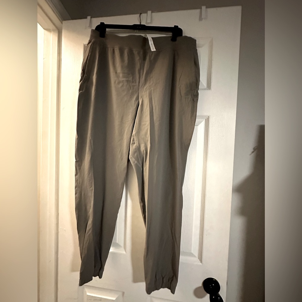 Lululemon adapted jogger medium/dark grey women’s size 12